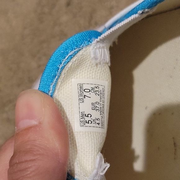 Vans - Picture 5 of 5